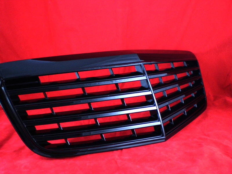 M-B W211 07-09 Black avantgarde grille