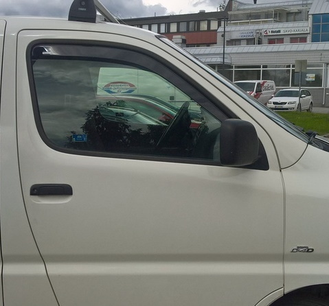 Toyota Hiace Side window deflectors