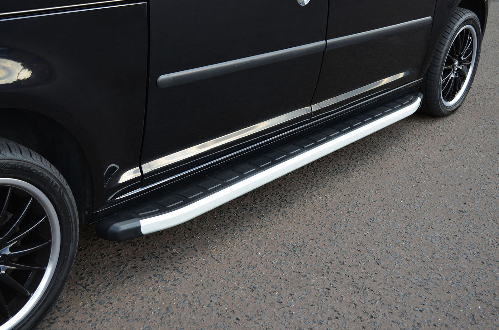 Peugeot Expert Aluminium/plastic side steps (Long)