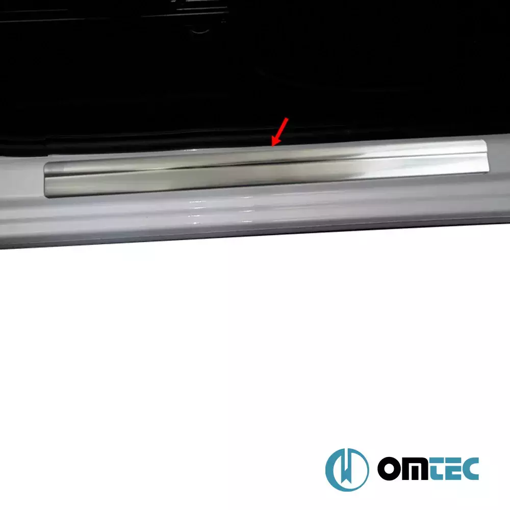 Nissan Qashqai Stainless treshold covers