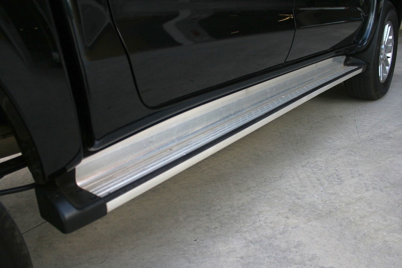 Toyota hilux store side bars
