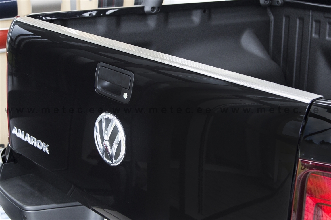 Volkswagen Amarok tailgate protector