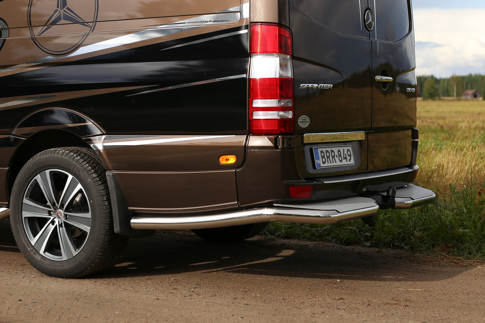 M-B Sprinter W907 Design takahelmat astinlaudalla