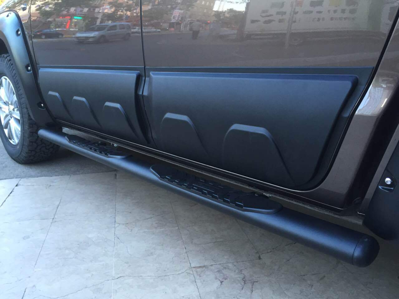 Toyota Hilux Side bars (Black oval) 2016->