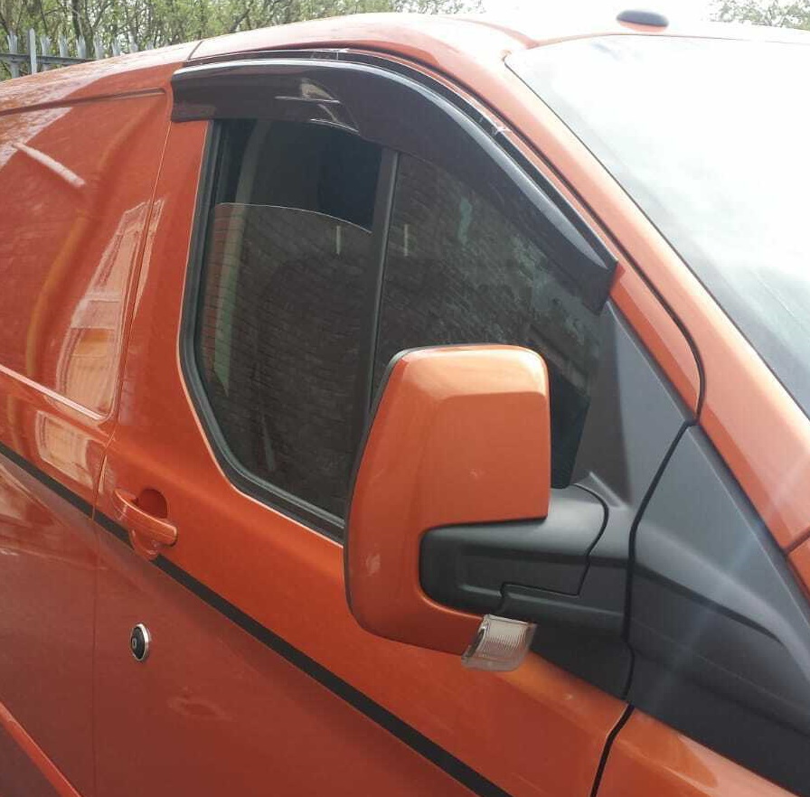 Ford Transit Custom Sivulasin tuuliohjaimet (karmiin liimattava)