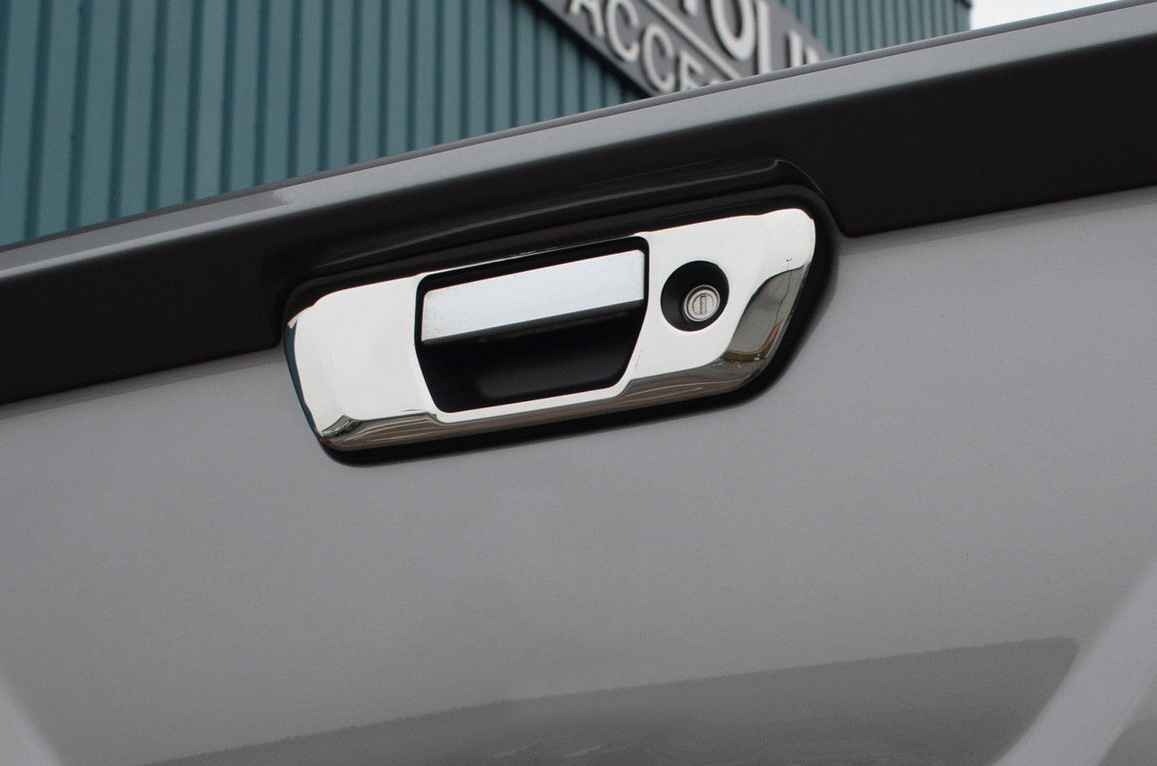 Nissan Navara Tailgate door handle cover 2016->