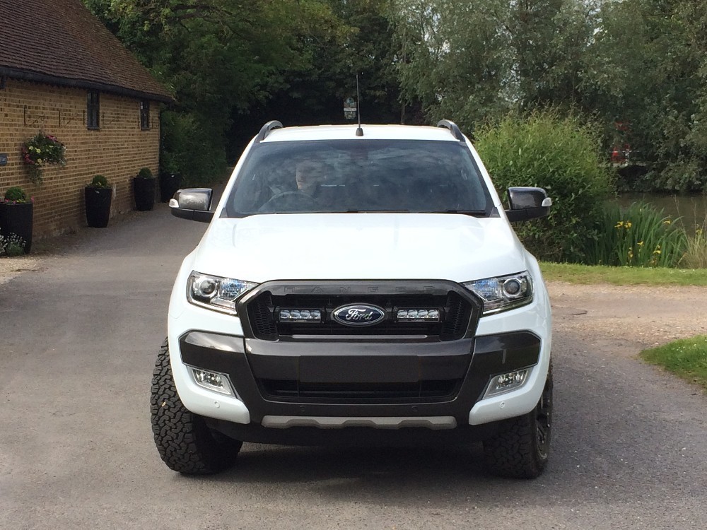 Ford Ranger 2016-2018 Grille kit with Lazer 750 lights