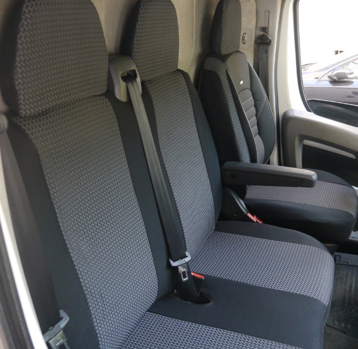 VW Crafter Istuinsuojat (1 + 2 etupenkit)