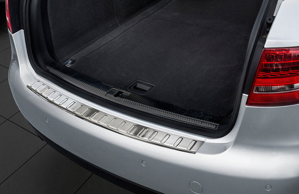 Audi a4 avant top rear bumper protector