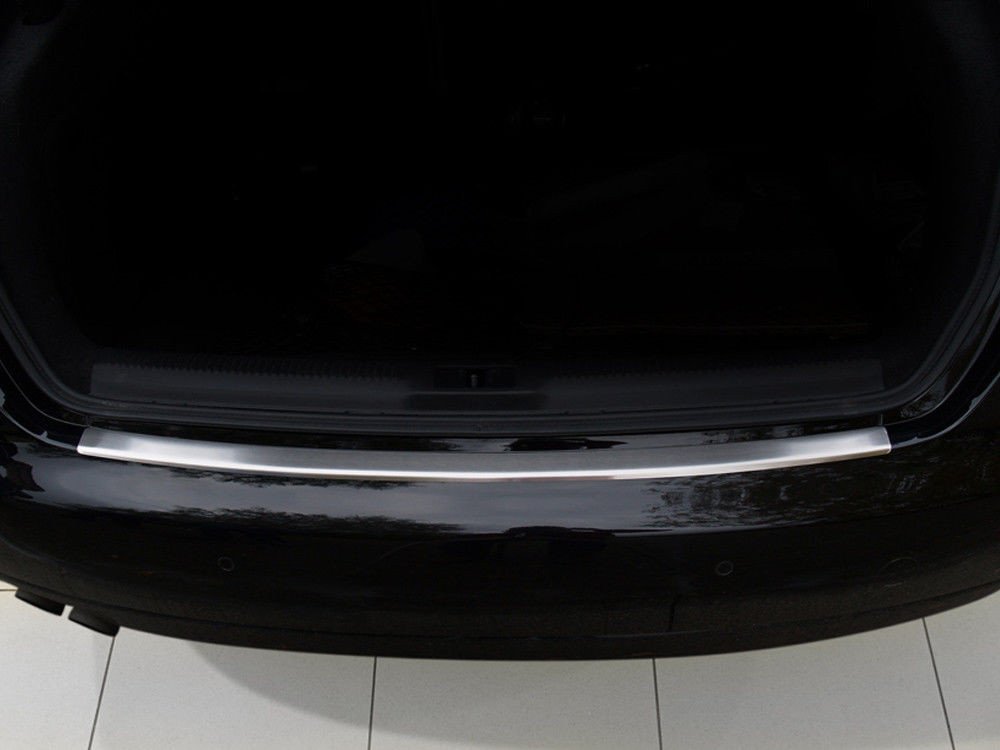 Audi A4 B8 Takapuskurin suojalista 2008-2012