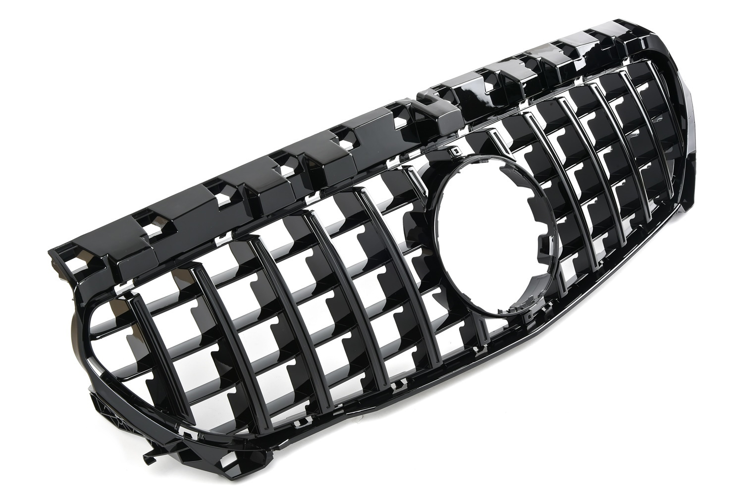 M-B C117 CLA all black GT-R grille