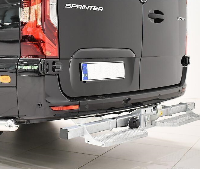 M-B Sprinter W907 Tail step pads with towing hook