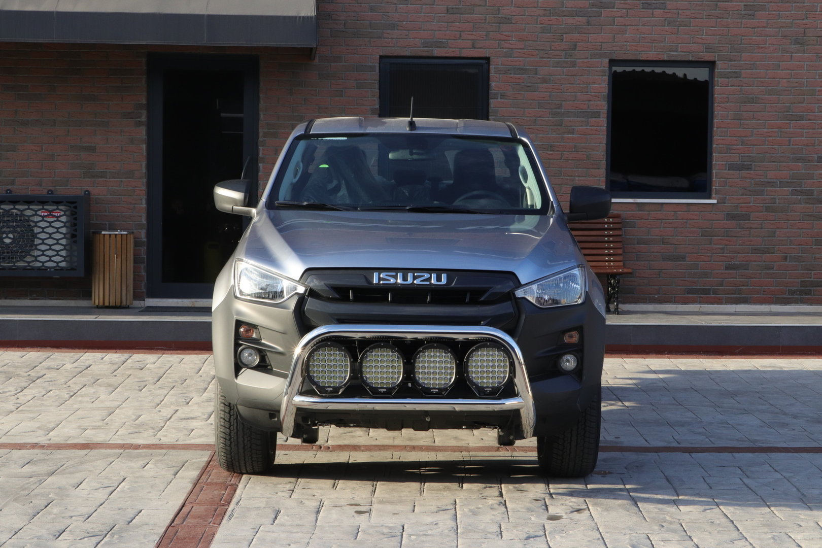 Isuzu D-Max Front guard 2020-