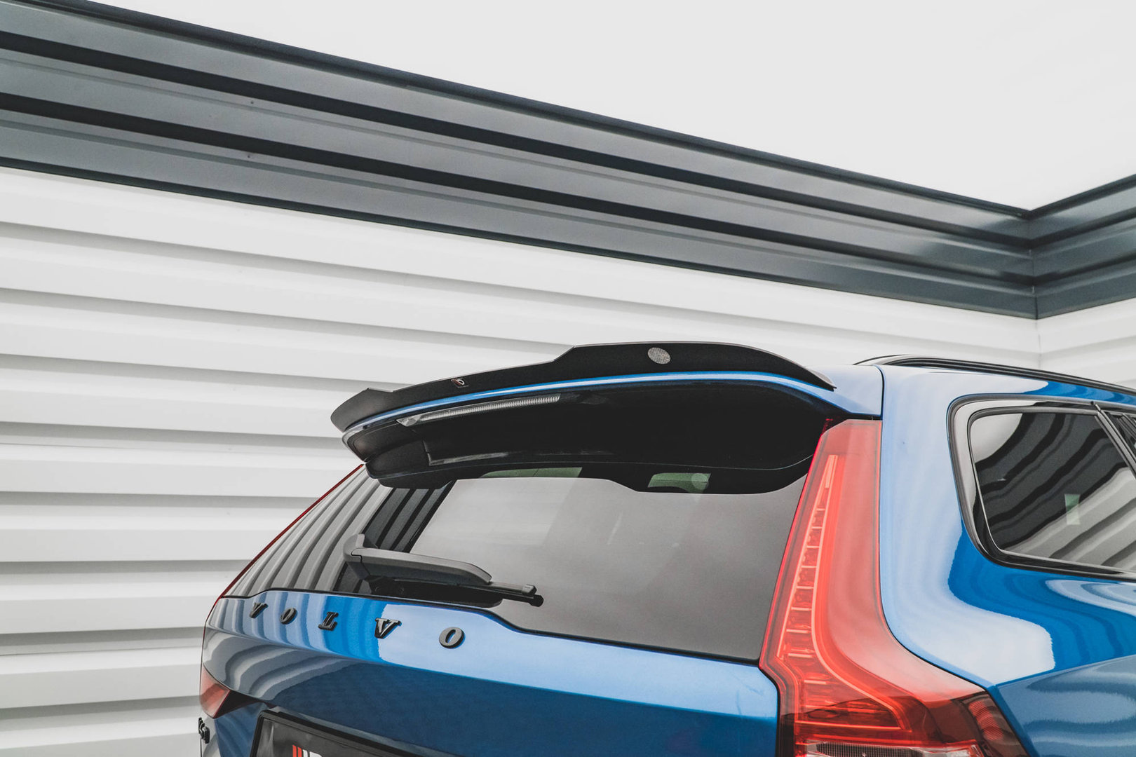 Volvo V60 Rear spoiler cap 2018 V60 spoiler