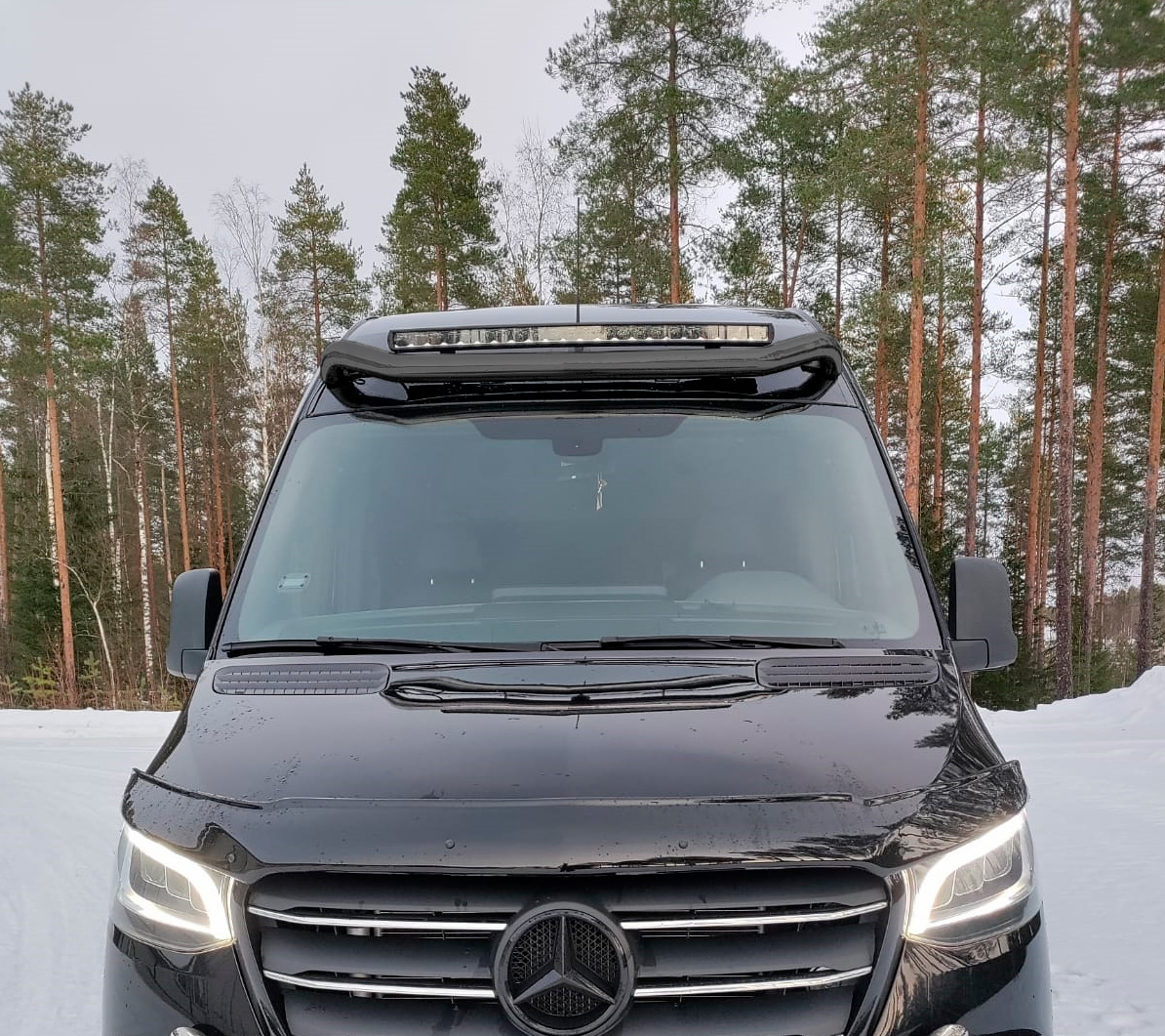 VW Crafter Wide light rail to front roof (Black)
