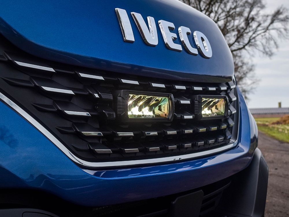 Iveco Daily 2019-2022 Grilli kit Paketti Lazer 750 Elite GEN2 valoilla
