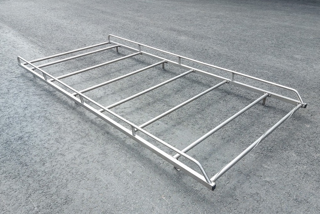 Universal roof rack basket