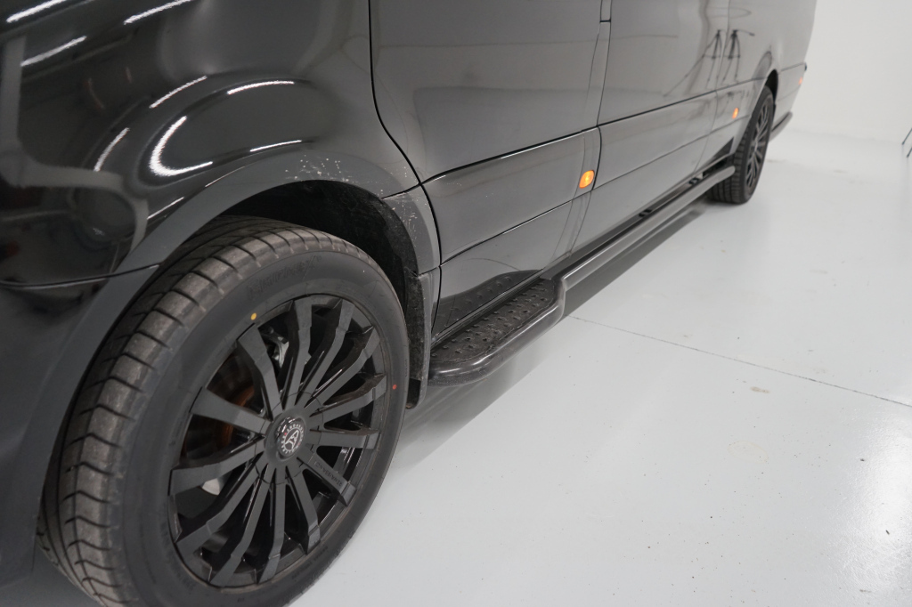 VW Crafter Premium Sidesteps (Black)