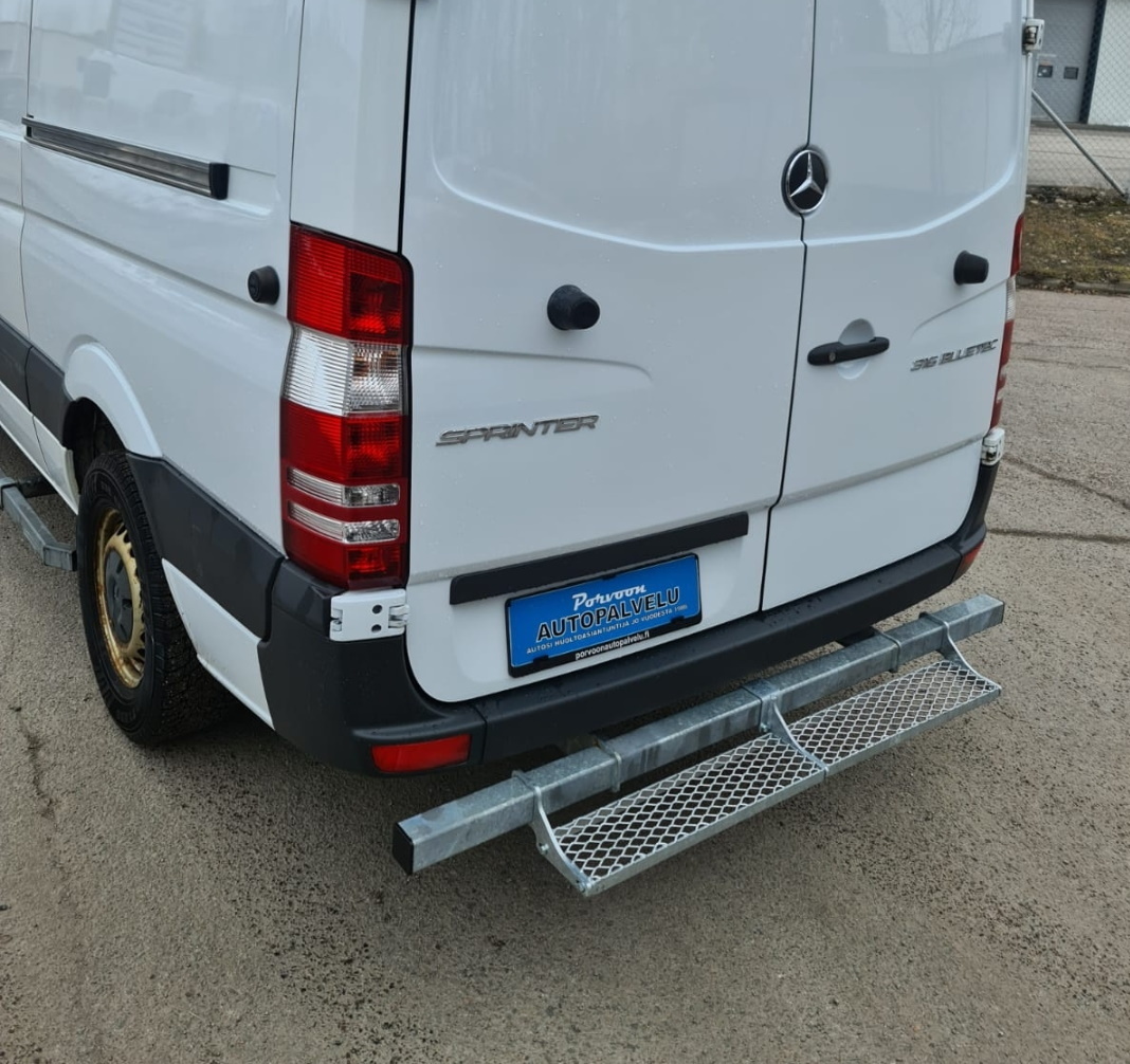 M-B Sprinter W906 / VW Crafter Eurox lisäpuskuri astinlaudoilla