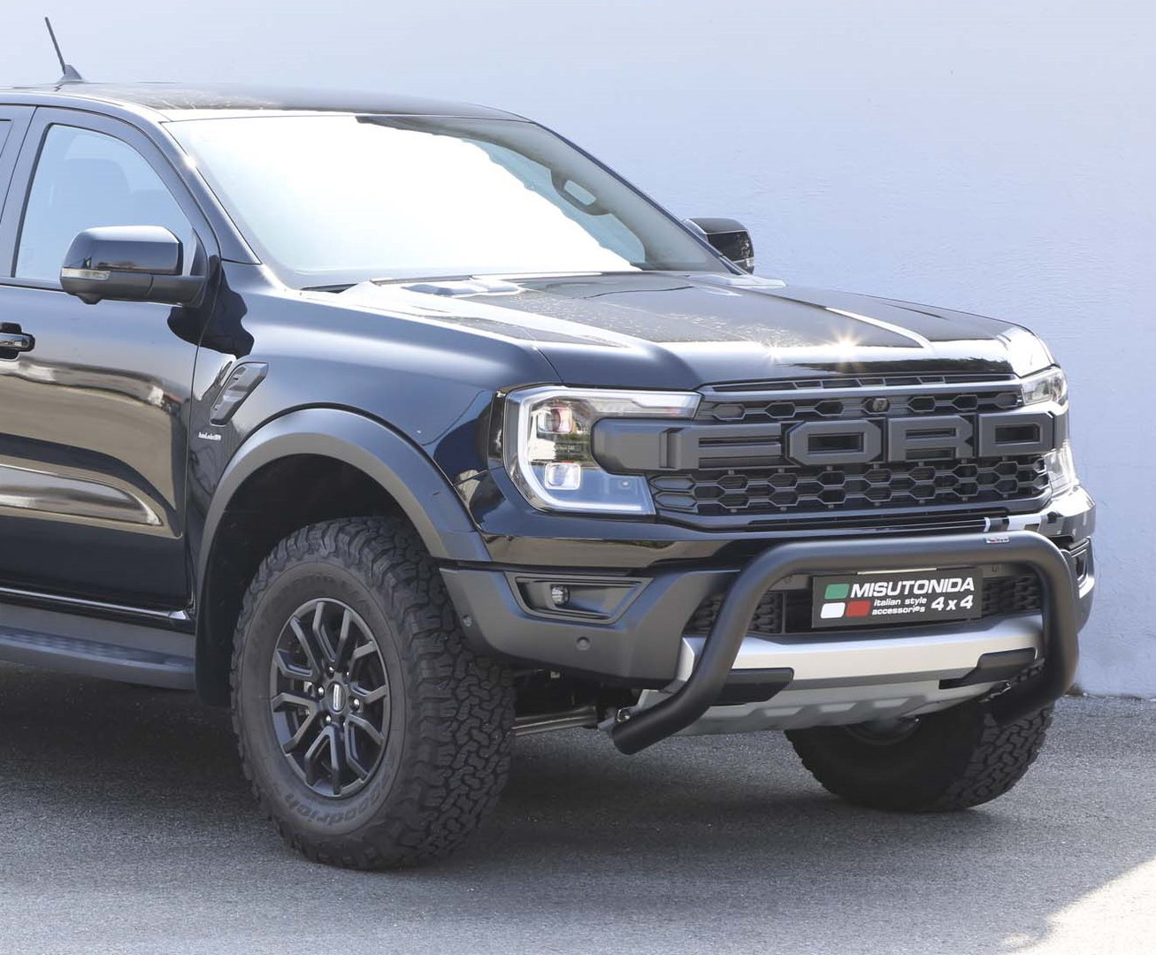 Ford Ranger Raptor Musta EU-Valoteline 2023-> (Misutonida)