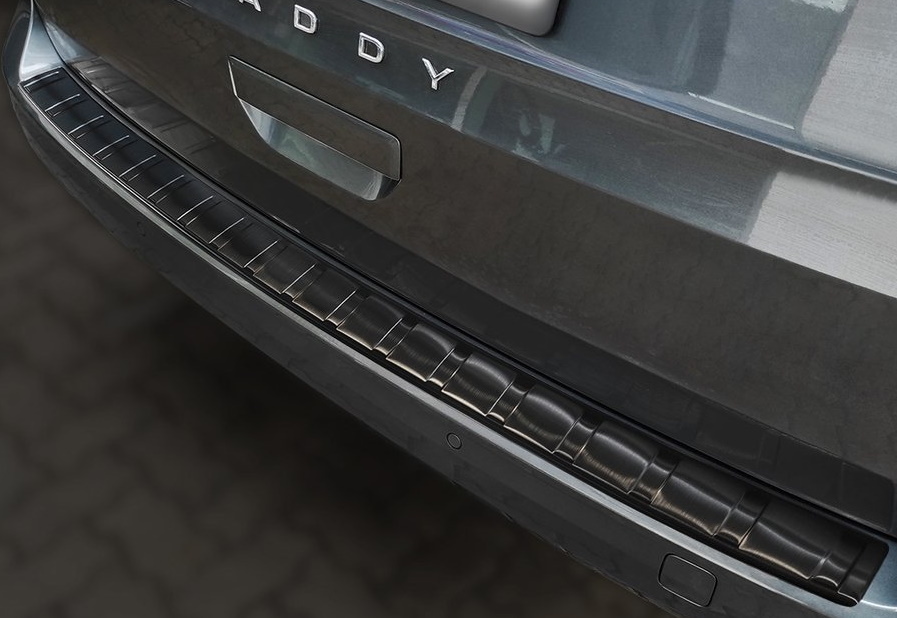 VW Caddy Takapuskurin suojalista 2021-> (Black line)