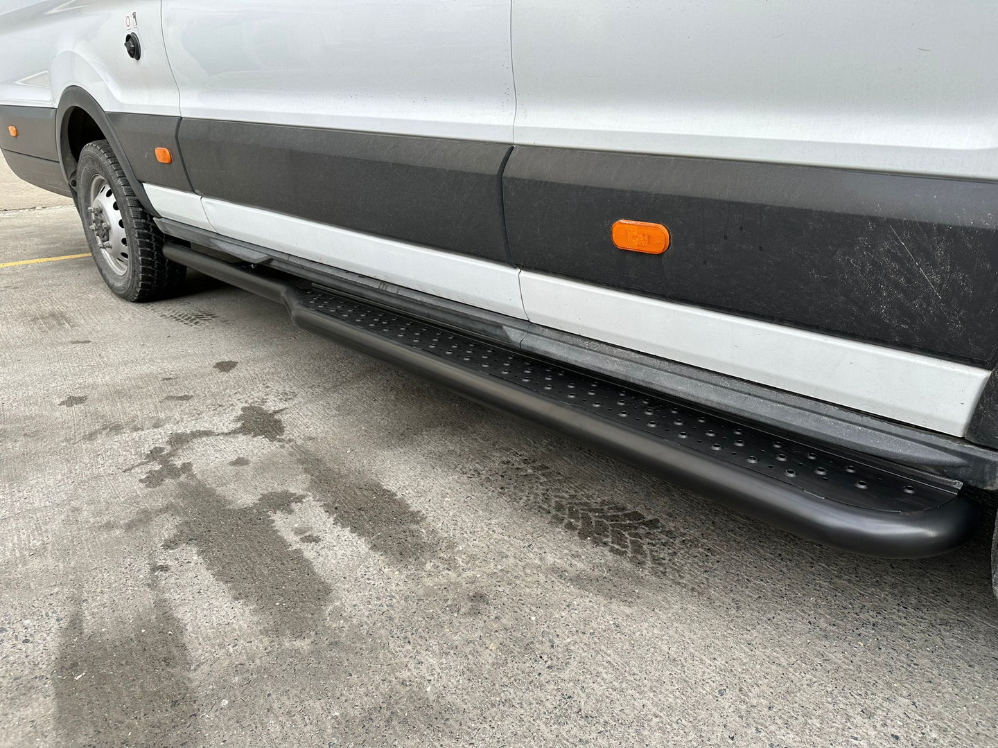 VW Crafter 2017-> Premium side steps L2 (Black)