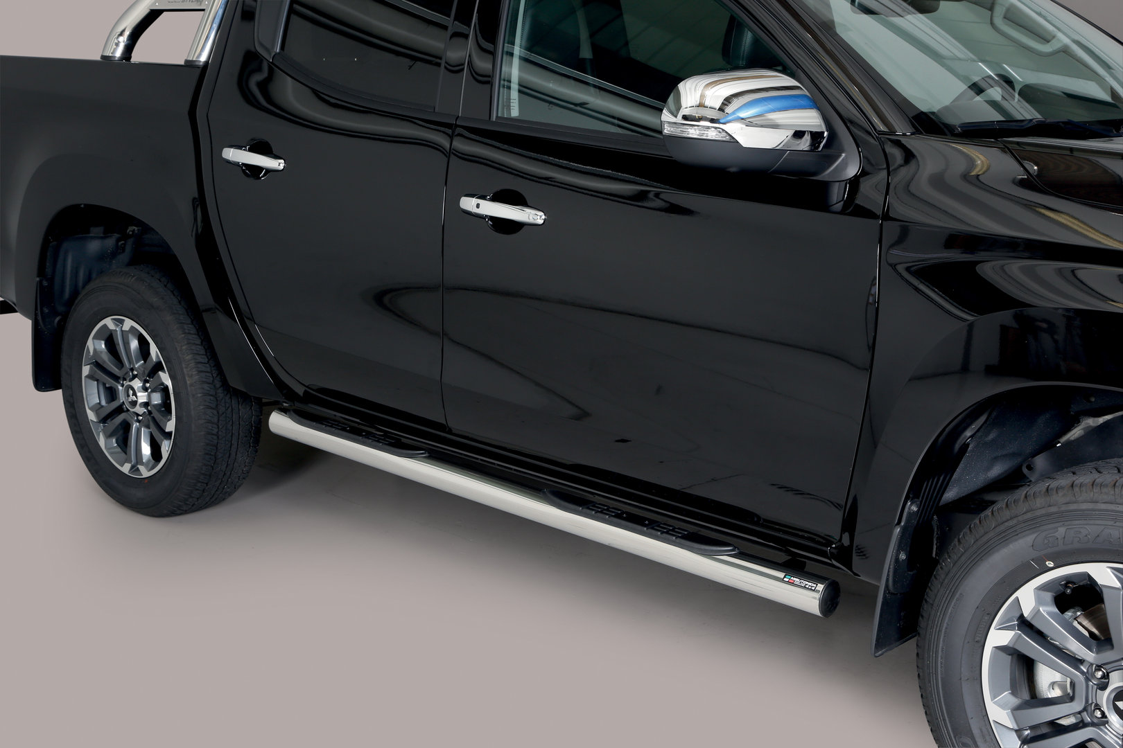 Mitsubishi L200 Side bars for 4-door 8/2015-10/2019