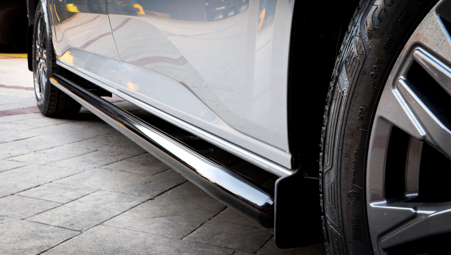 Ford Transit Custom Black curved side bars 2024->