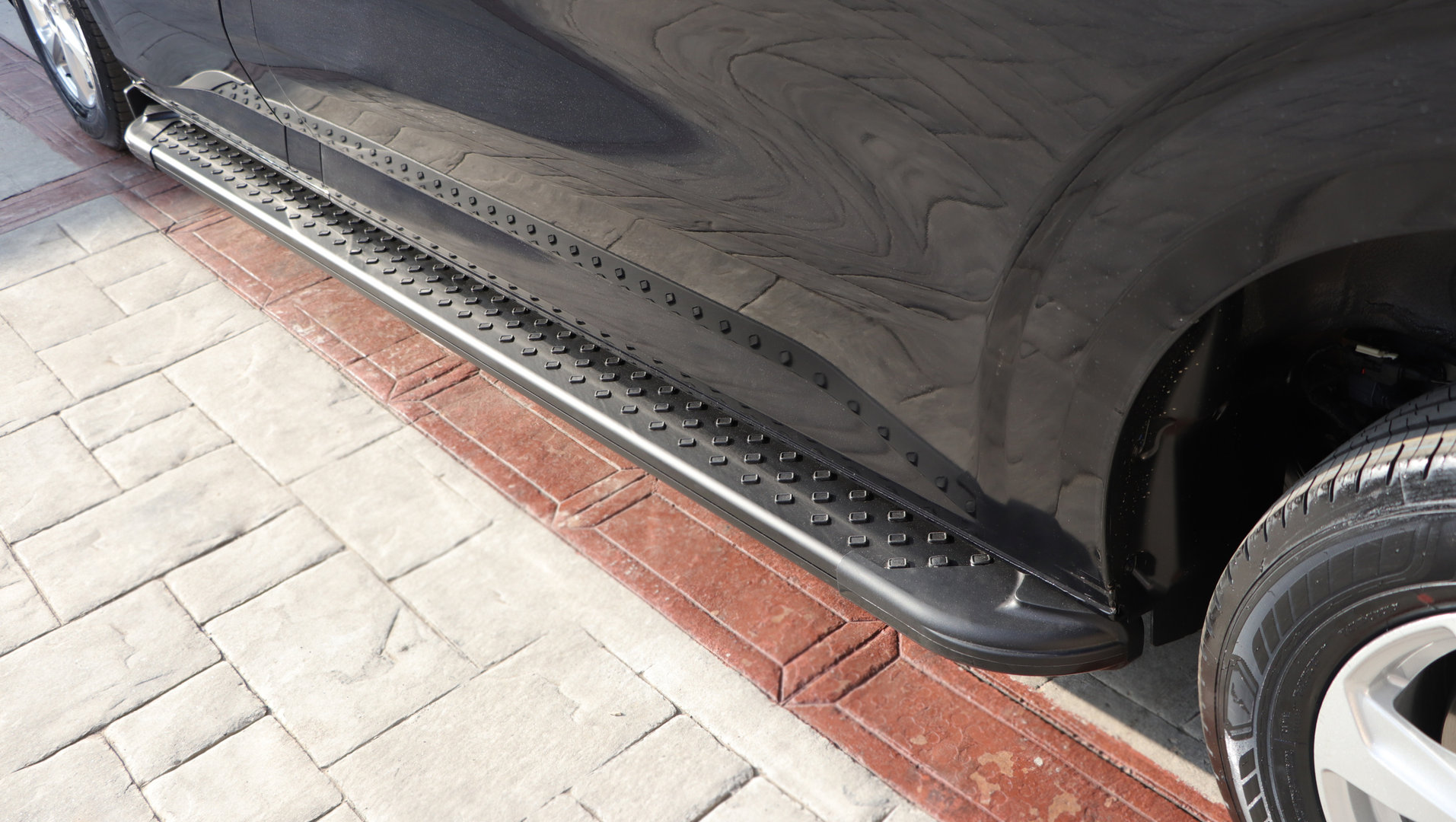 Ford Transit Custom Black Aluminum running boards 2024->