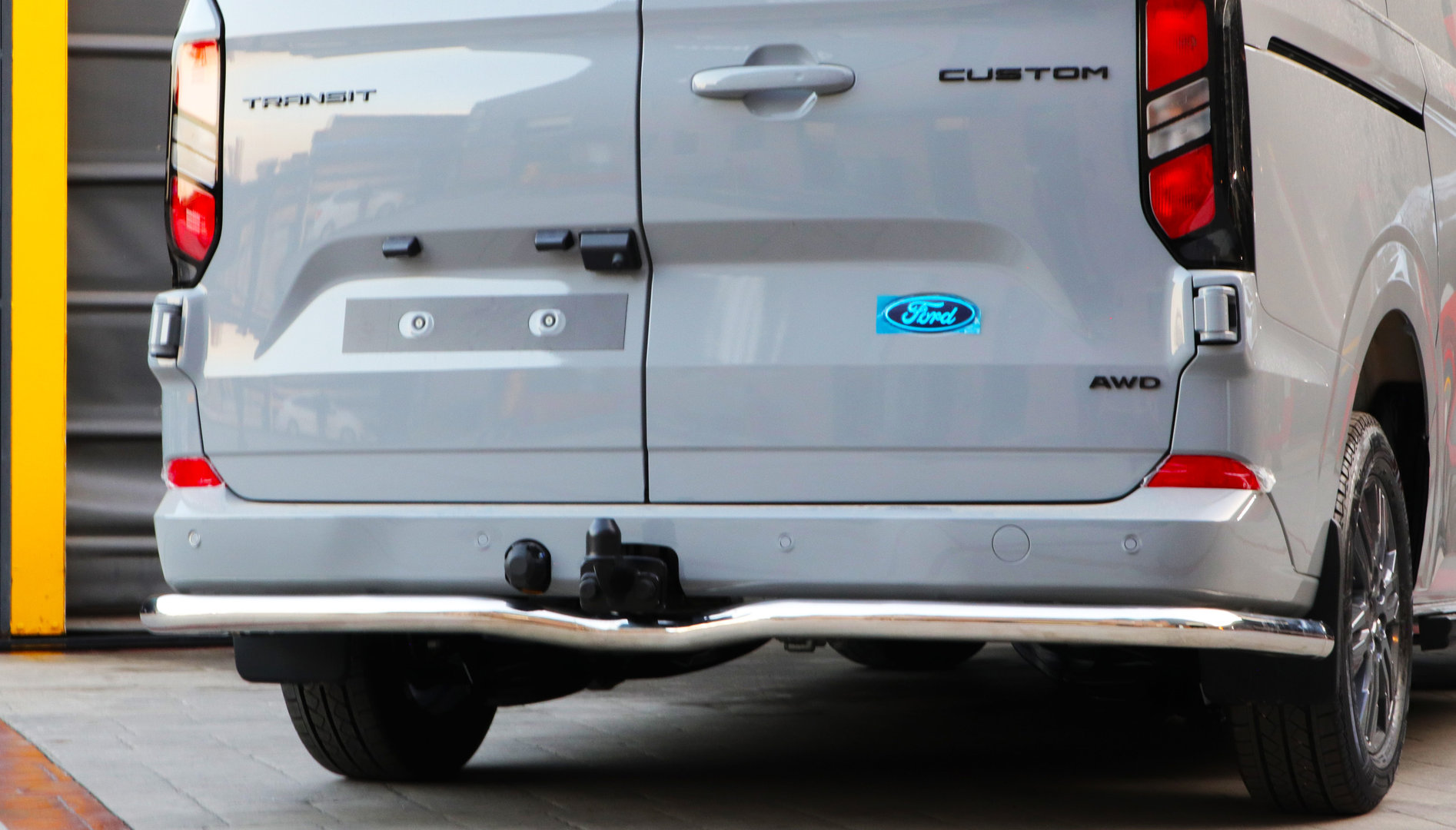 Ford Transit Custom Rear bar 2024->