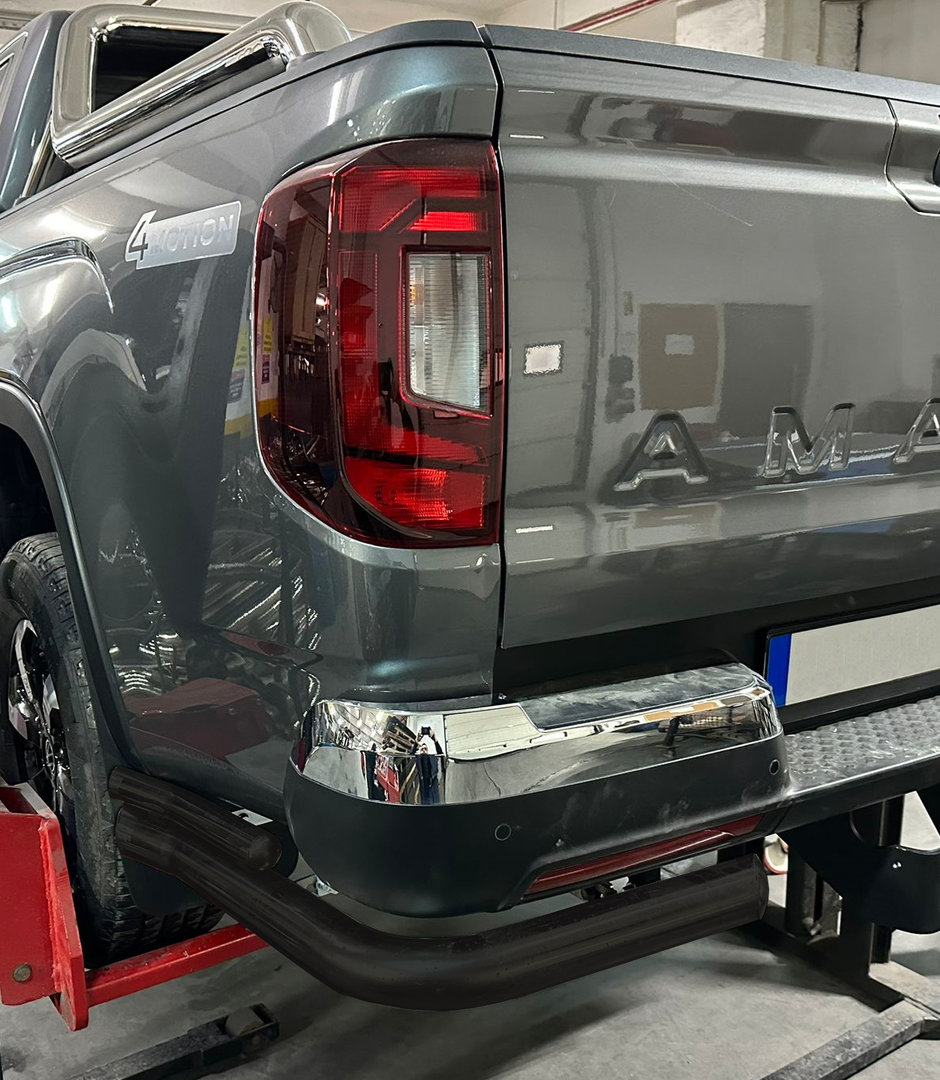 VW Amarok Mustat takapuskurin suojaputket 2023->
