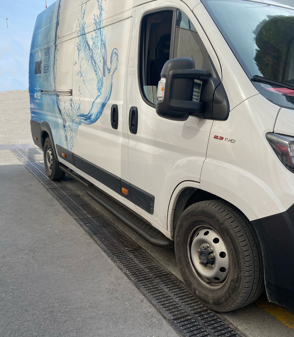 Fiat Ducato Premium Sidesteps (Black)