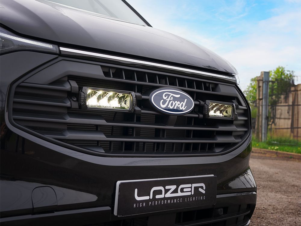 Ford Transit Custom 2024-> Grilli kit Paketti Lazer 750 GEN2 valoilla