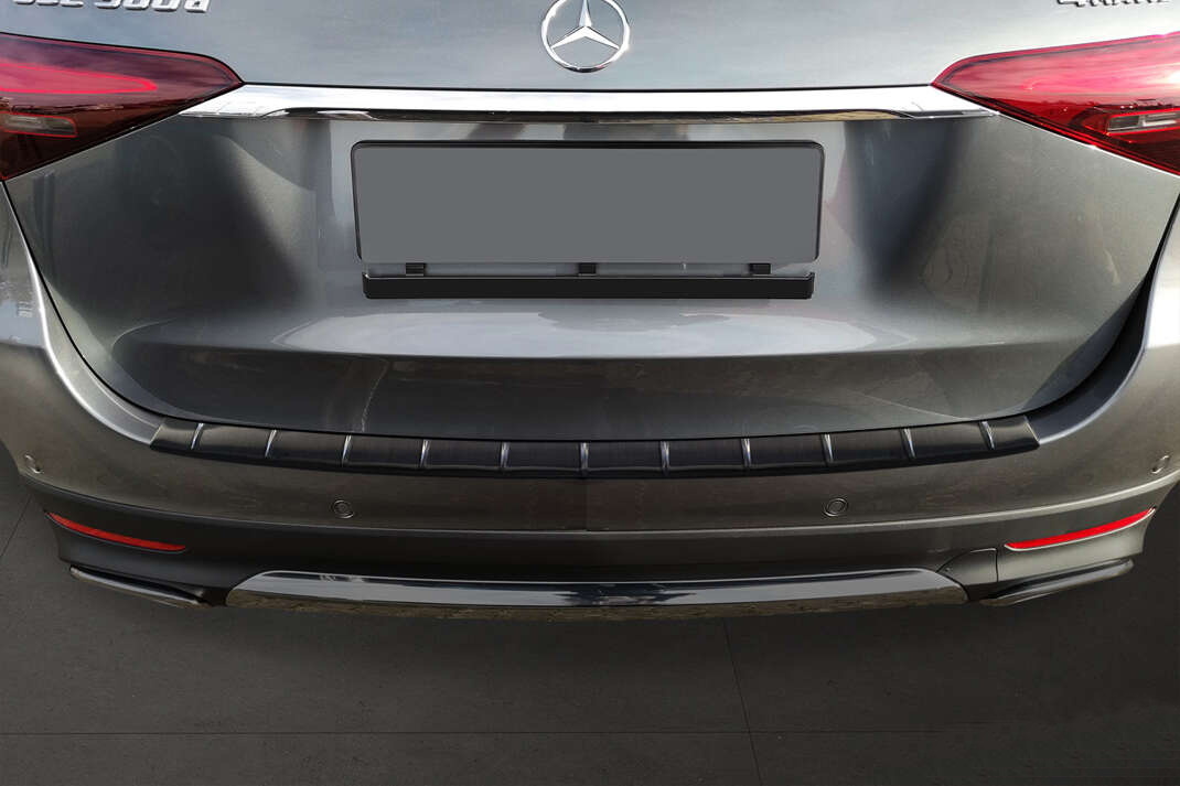M-B GLE V167 Black line takapuskurin suojalista, peruspuskuriin 6/2023->