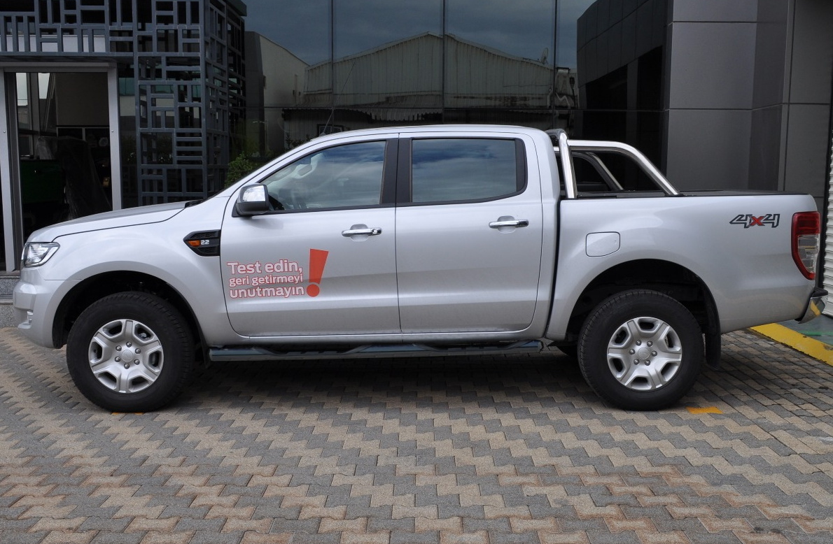 Ford Ranger Mustat kylkiputket 2012-2023