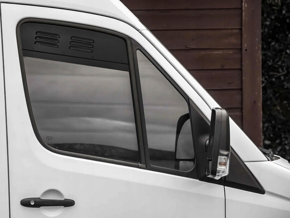 VW Crafter 2017-> Side window ventilation panel