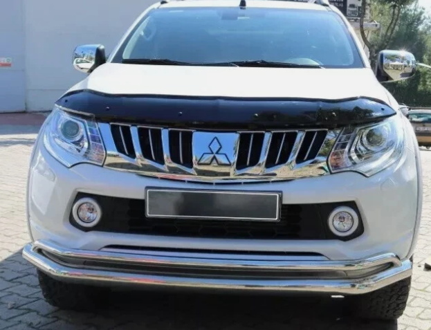 Mitsubishi L200 Konepellin tuuliohjain 8/2015-10/2019