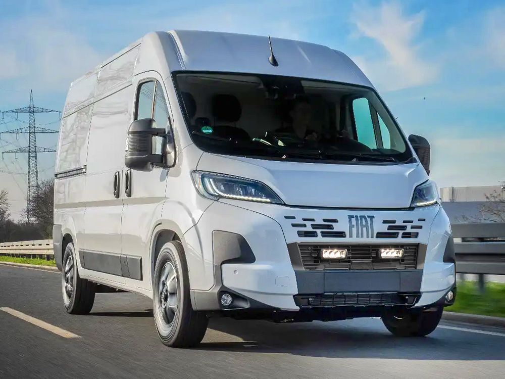 Fiat Ducato 2025-> Grilli kit Paketti Lazer 750 GEN2 valoilla