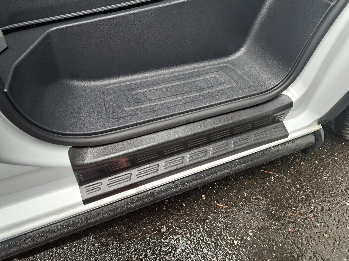 VW Transporter T7 High front door sill plastic protectors 2025->