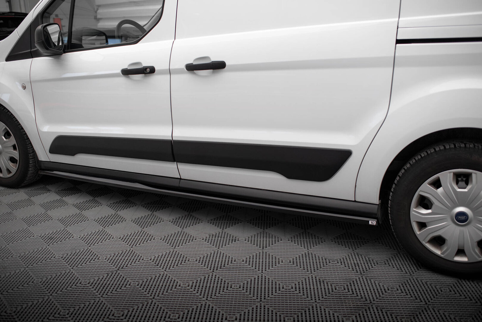 Ford Transit Connect side skirt maxton 2019-2024