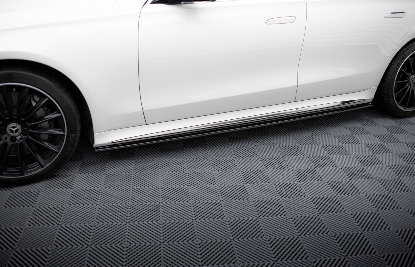 M-B W223 Side skirt AMG-line (short)