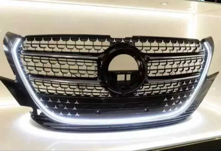 M-B Vito W447 Sport maski kromitähdillä ja LED-kehyksellä 2024->