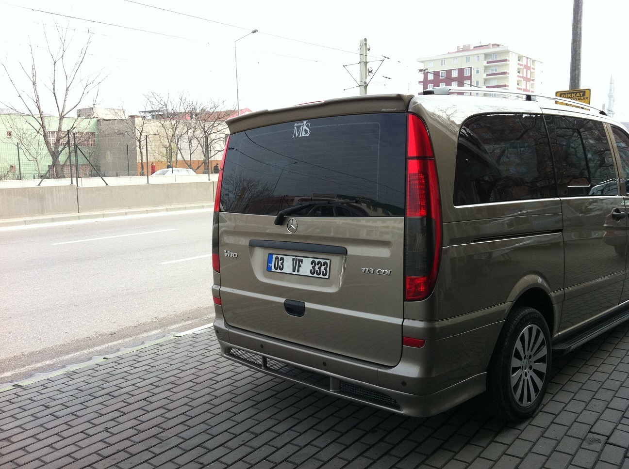 Vito 639 купить. Мерседес Вито 639. Mercedes Vito w639 спойлер. Mercedes Vito 639 2004. Бампер Мерседес Виано 639.